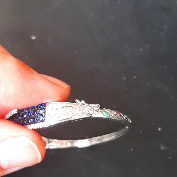 Vintage Genevive GV hinged bracelet - Picture 2 of 3